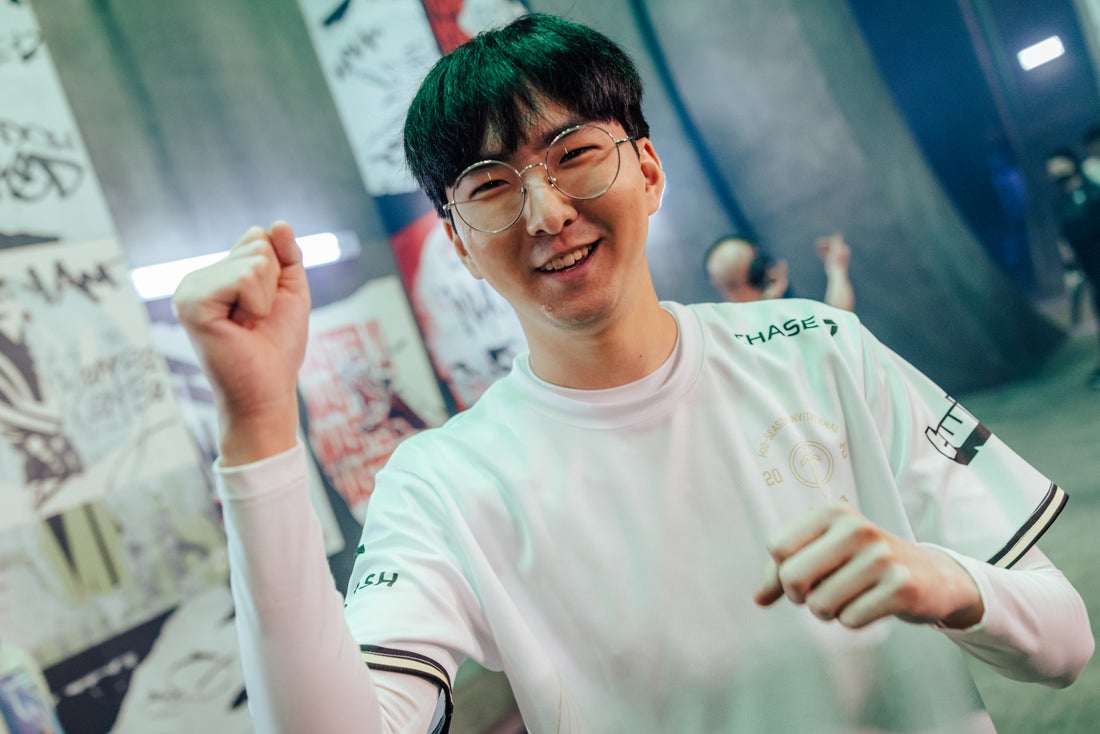 乔治在接受 乔治在接受