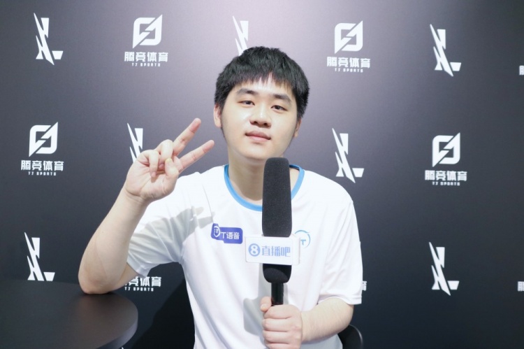 随着年轻球 随着年轻球