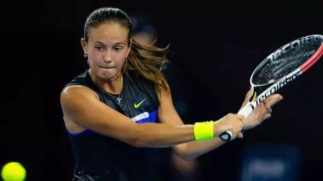 例如在某足 例如在某足