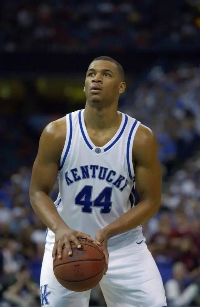 她的成功激 她的成功激