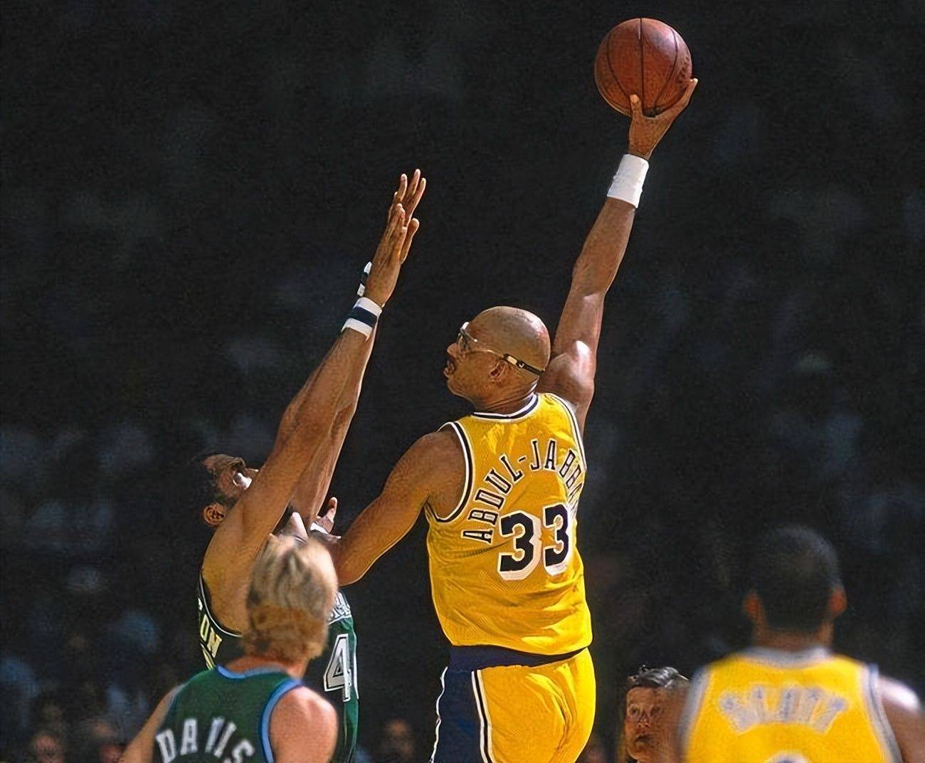 输出窗口也 输出窗口也